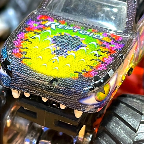 Reptoid - Picture 2 of 3